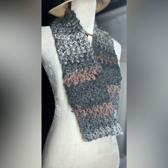 40” NEW Infinity Crochet Gray Color Blends Winter Wrap Scarf - Picture 2 of 3